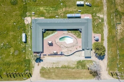 More Photos Of 12900 Soda Lake Rd, Santa Margarita Hotel For Lease