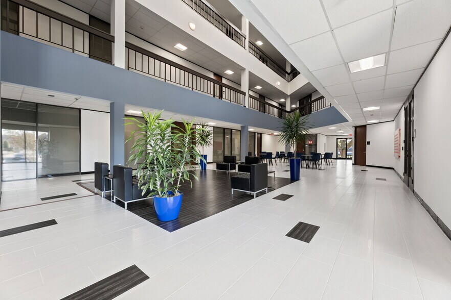 More Photos Of 1011 Highway 6 S, Houston Office For Lease