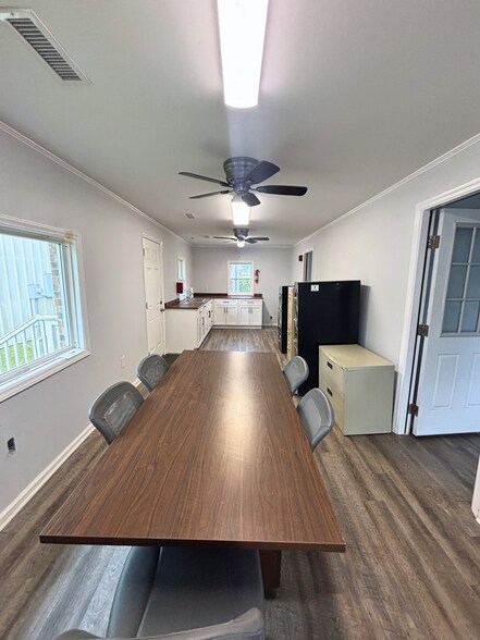 More Photos Of 2019 Highmarket St, Georgetown Light Manufacturing For Sale