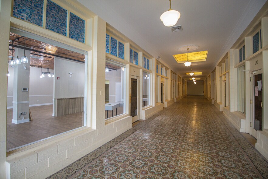 More Photos Of 121 E Marion Ave, Punta Gorda Storefront Retail Office For Sale