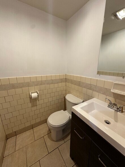 More Photos Of 1060 Richmond Rd, Staten Island Freestanding For Lease