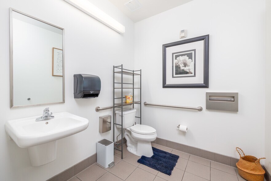 More Photos Of 125-175 Foss Creek Cir, Healdsburg Medical For Lease