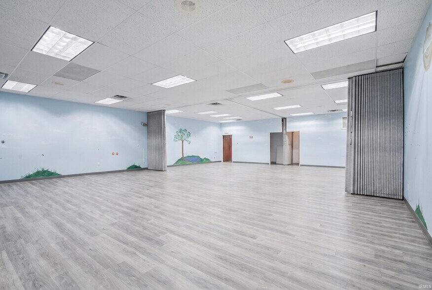 More Photos Of 210 W Walnut St, Kokomo Office For Sale