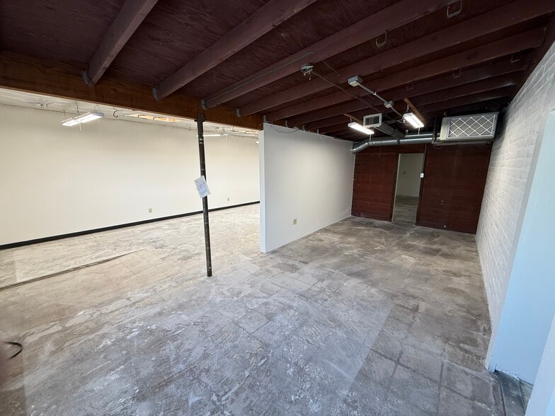 More Photos Of 108 N Chester Ave, Bakersfield Freestanding For Sale