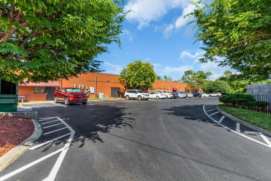 More Photos Of 104-176 Cude Ln, Madison Medical For Lease