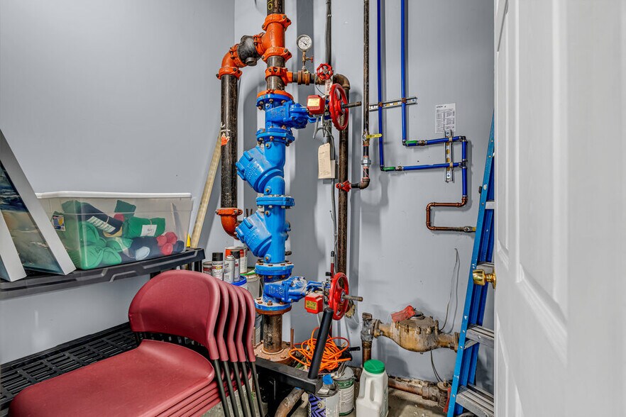 More Photos Of 781 Brick Blvd, Brick General Retail For Lease