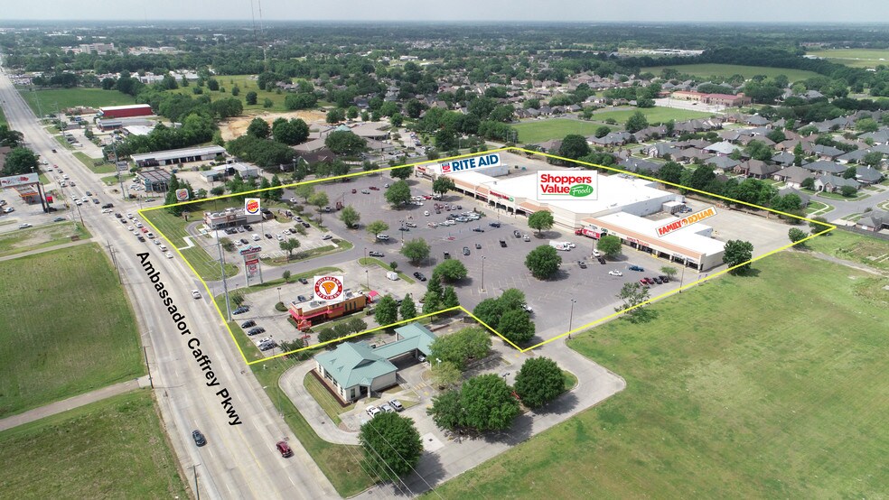 More Photos Of 2220-2252 Ambassador Caffery Pky, Lafayette Supermarket For Lease