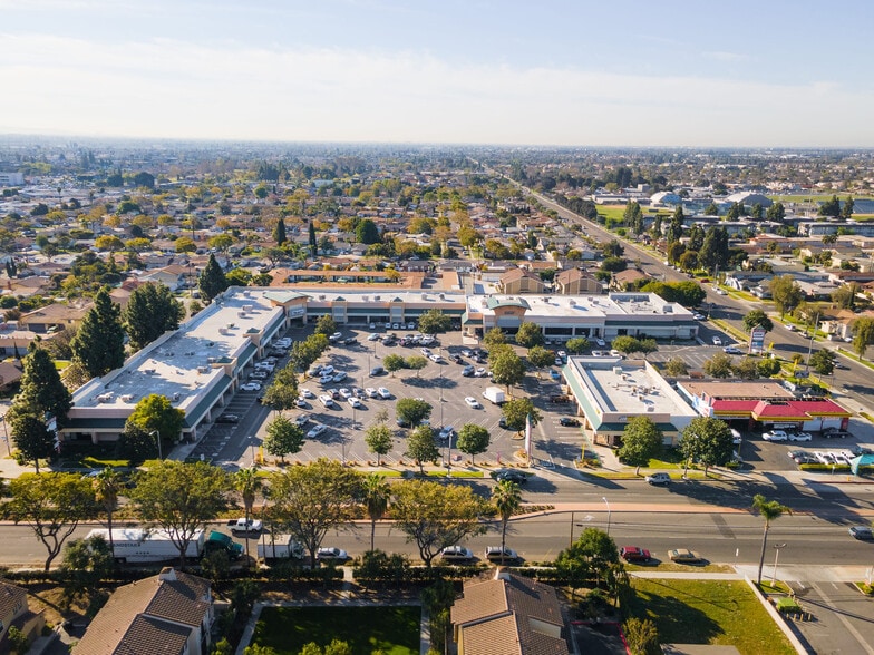 More Photos Of 3150-3170 W Lincoln Ave, Anaheim Unknown For Lease