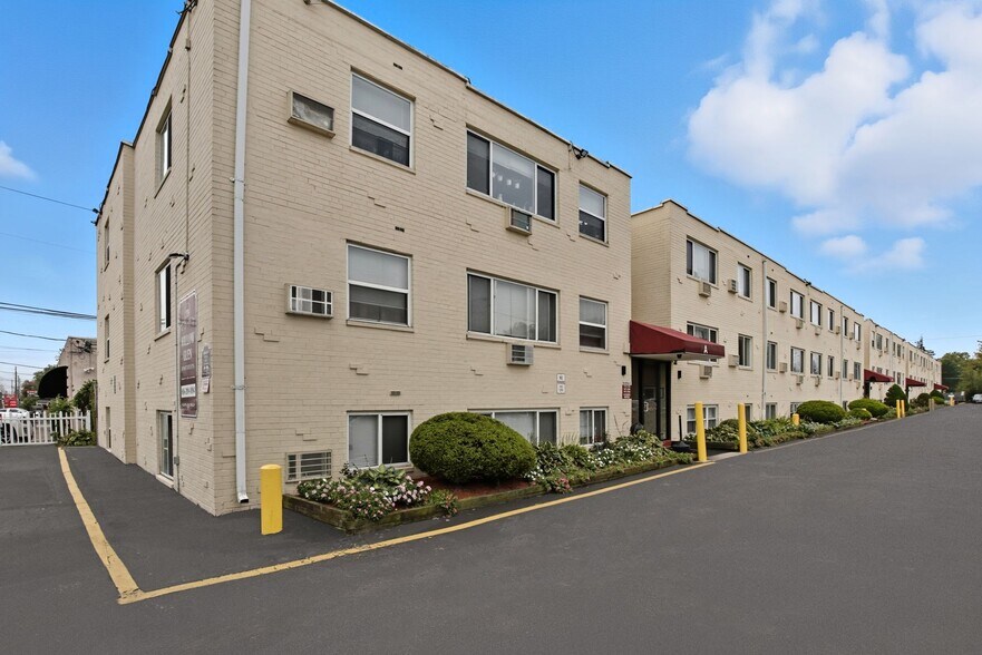 Primary Photo Of 279 S Black Horse Pike, Mount Ephraim Apartments For Sale