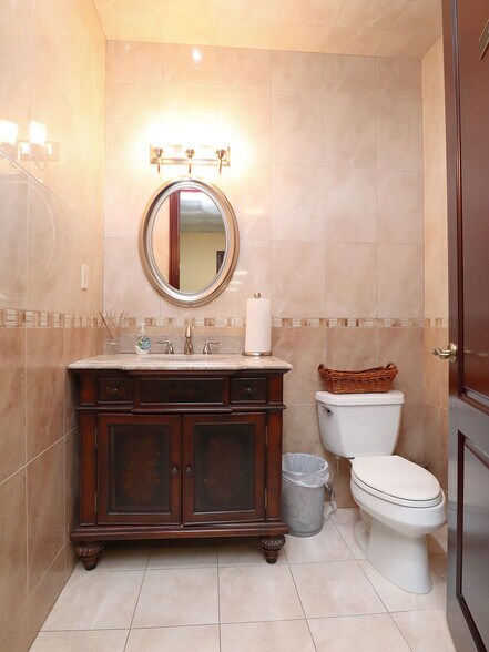 More Photos Of 188 Van Buren St, Staten Island Warehouse For Sale