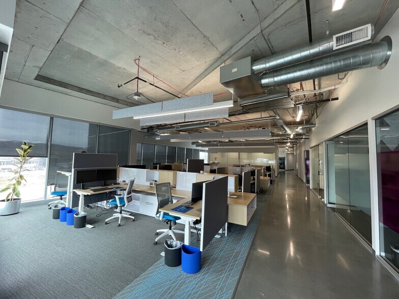 More Photos Of 3300 N Triumph Blvd, Lehi Office For Lease