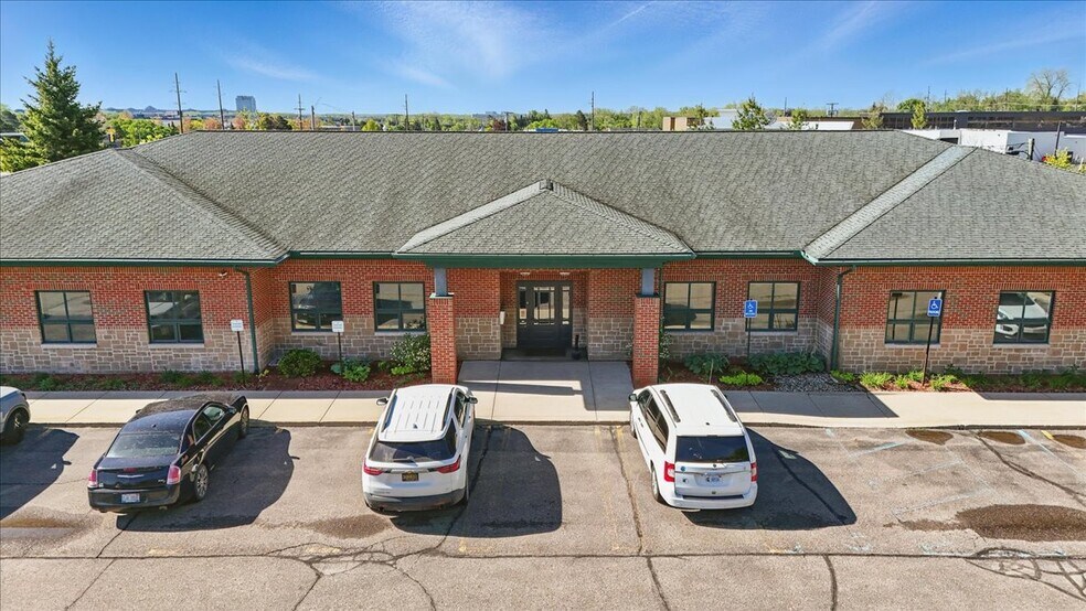 More Photos Of 2545 N Opdyke Rd, Auburn Hills Medical For Sale