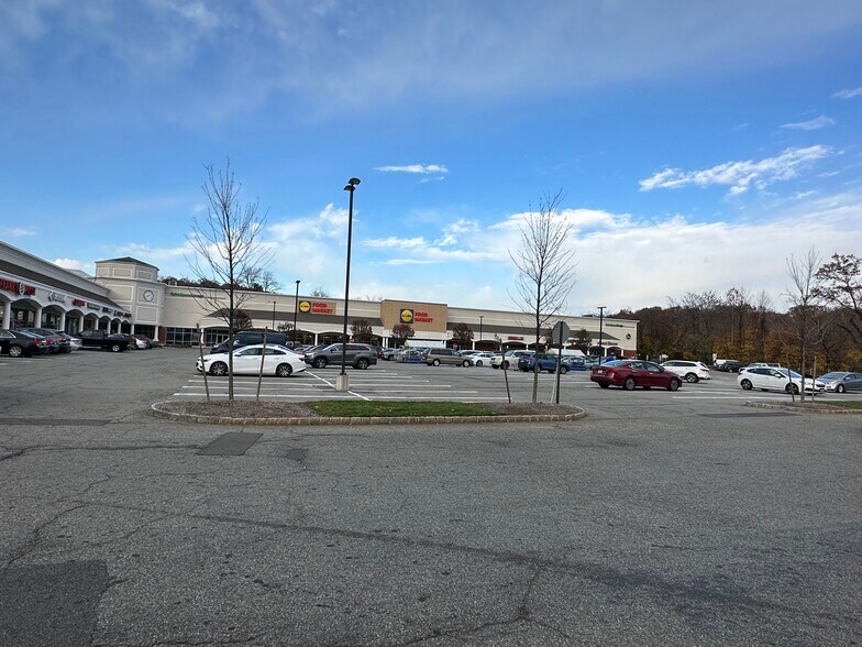 More Photos Of 45-63 Wanaque Ave, Pompton Lakes Unknown For Lease