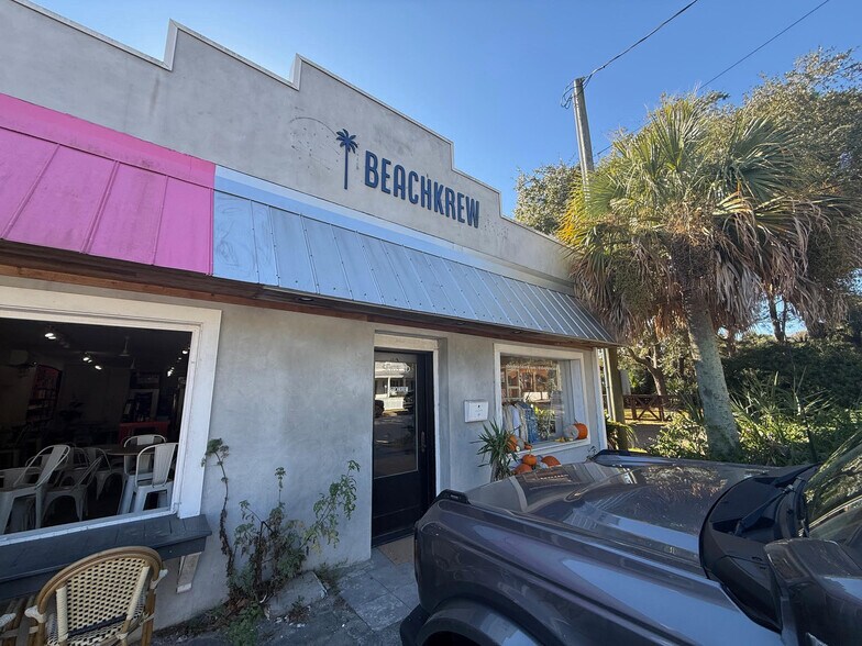 Primary Photo Of 2019 Middle St, Sullivans Island General Retail For Lease