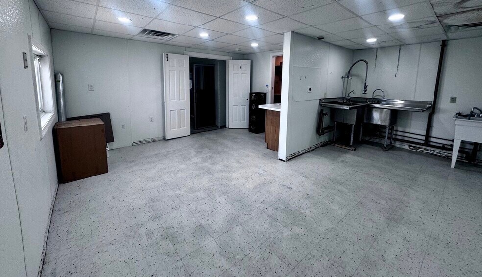 More Photos Of 270 Seabury St, Fall River Storefront For Sale