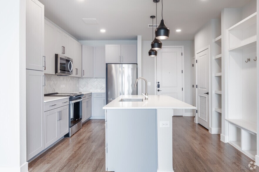 More Photos Of 5100 Bolm Rd, Austin Apartments For Lease