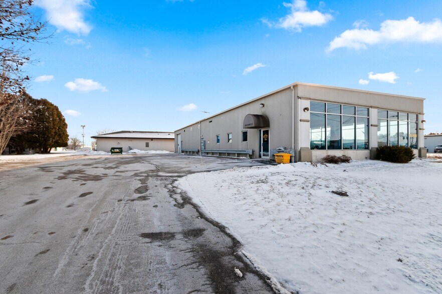 More Photos Of 3420 Dewey St, Manitowoc Freestanding For Lease