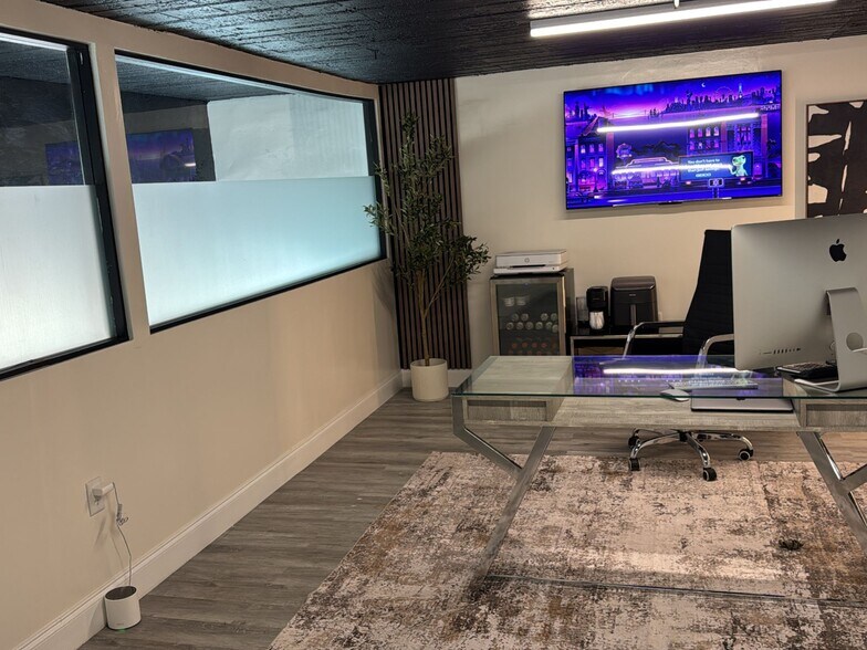 More Photos Of 15-21 NW 9th Ave, Fort Lauderdale Warehouse For Sale