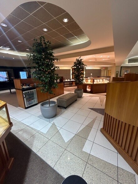 More Photos Of 75 Smithfield Blvd, Plattsburgh General Retail For Lease