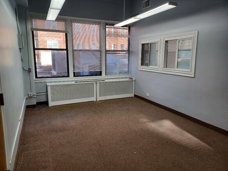 More Photos Of 11655 Queens Blvd, Forest Hills Office For Lease