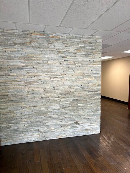 More Photos Of 1287 E Newport Center Dr, Deerfield Beach Office For Lease