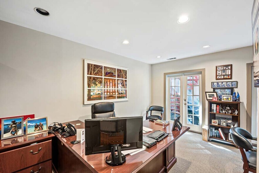 More Photos Of 11 Broad St, Charleston Office Residential For Lease