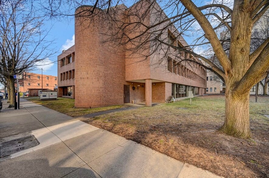 More Photos Of 220 Penn Ave, Scranton Office For Lease