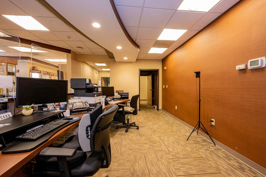 More Photos Of 301-303 Sterling Dr, Orchard Park Medical For Lease