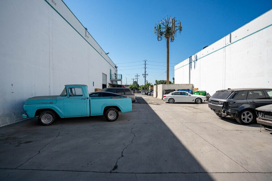 More Photos Of 12301 Sherman Way, North Hollywood Warehouse For Sale