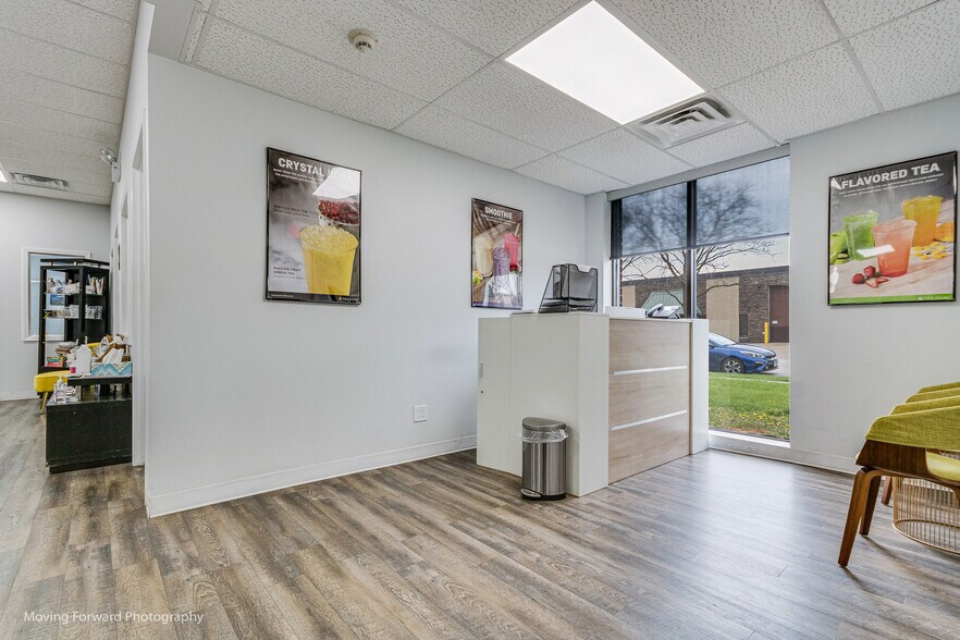 More Photos Of 1340 Louis Ave, Elk Grove Village Warehouse For Lease