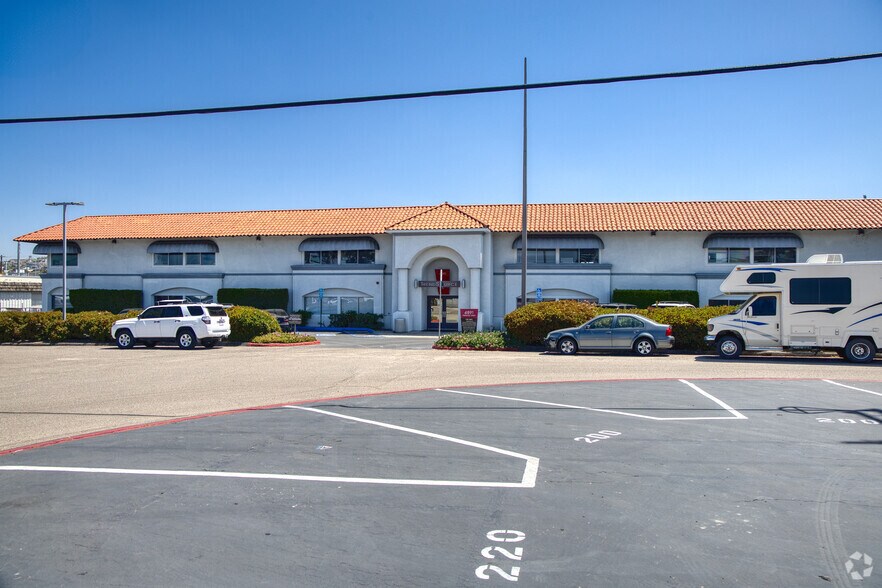More Photos Of 4891-4895 Pacific Hwy, San Diego Office For Lease