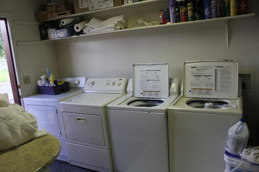 More Photos Of 339 S Highway 89, Circleville Hotel For Sale