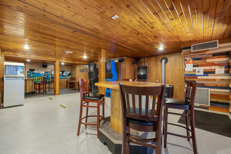 More Photos Of 504 Milwaukee St, Lomira Flex For Sale