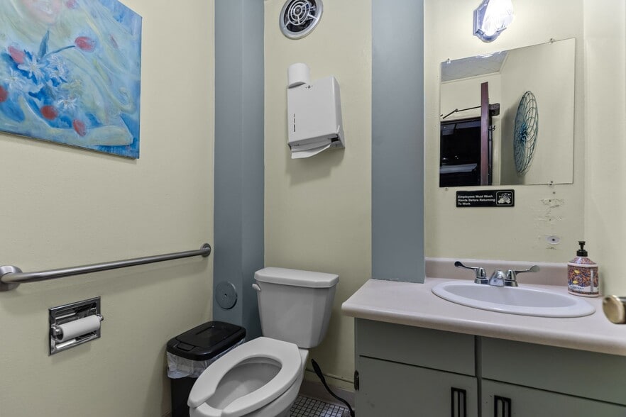 More Photos Of 344 Bowen St, Oshkosh Restaurant For Sale