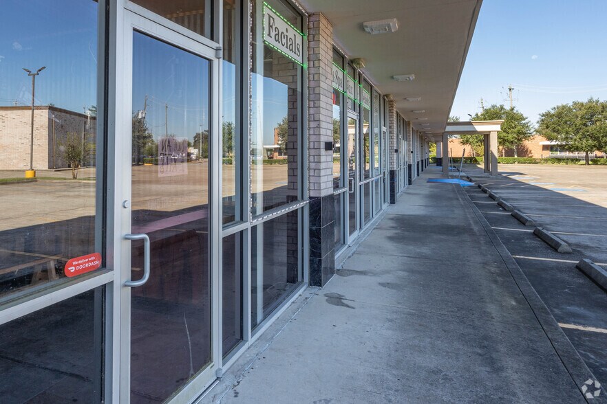 More Photos Of 4300-4302 Fairmont Pky, Pasadena Unknown For Lease