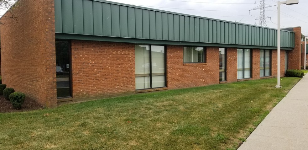 More Photos Of 8684 Connecticut St, Merrillville Medical For Lease
