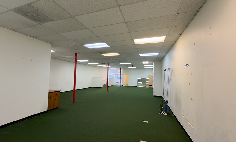 More Photos Of 10601-10607 NE 68th St, Kirkland Unknown For Lease