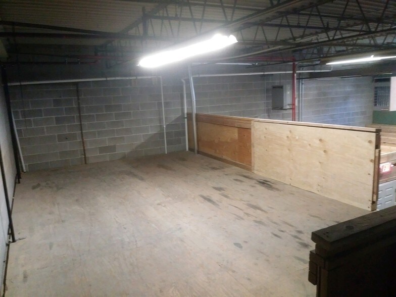 More Photos Of 80 Greenwood Ave, Midland Park Warehouse For Lease