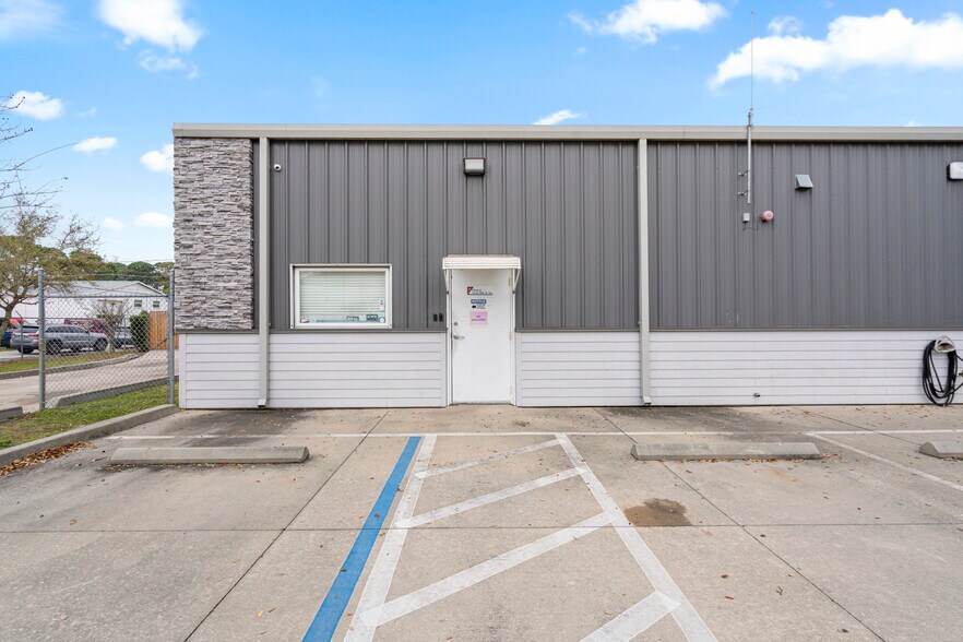 More Photos Of 7790 Industrial Rd, Melbourne Warehouse For Sale