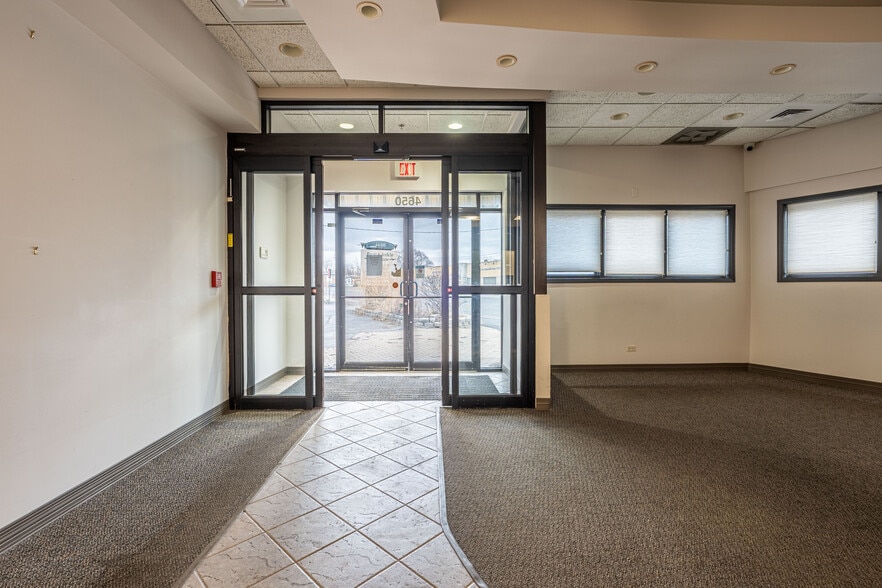More Photos Of 4650 Southwest Hwy, Oak Lawn Medical For Sale