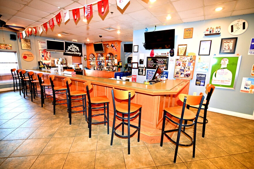 More Photos Of 15120 Washington St, Haymarket Restaurant For Sale