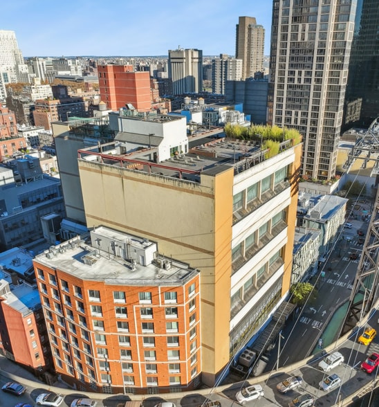 More Photos Of 325 E 60th St, New York Office For Lease