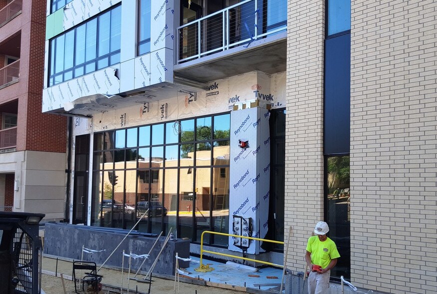 More Photos Of 151 E Wilson St, Madison Apartments For Lease