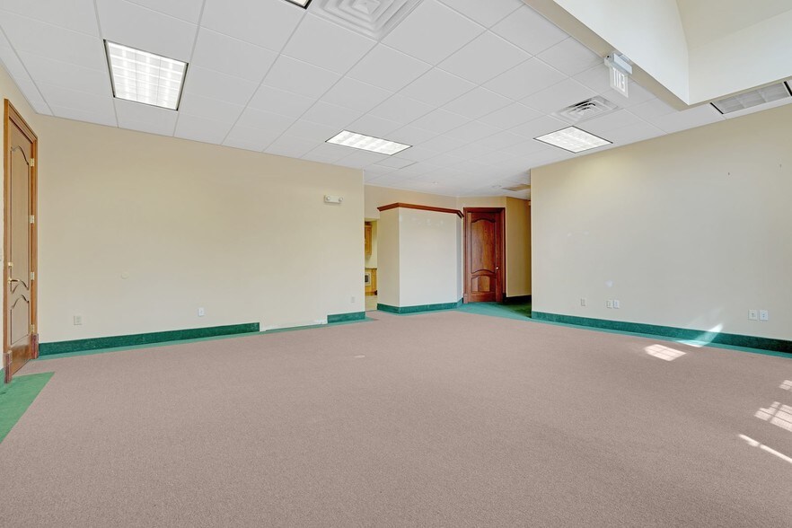 More Photos Of 1386 US Highway 22, Lebanon Unknown For Lease