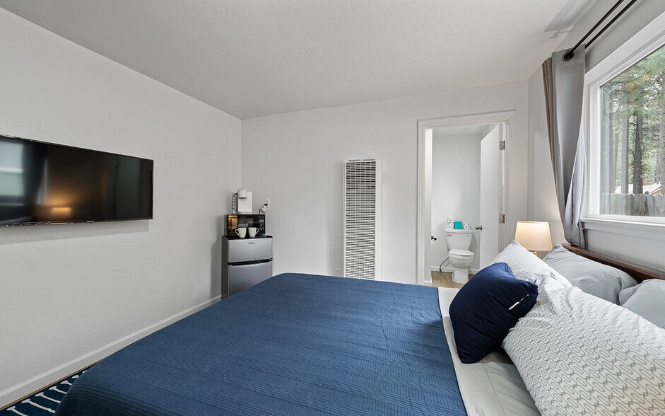 More Photos Of 3918 Pioneer Trl, South Lake Tahoe Hotel For Sale