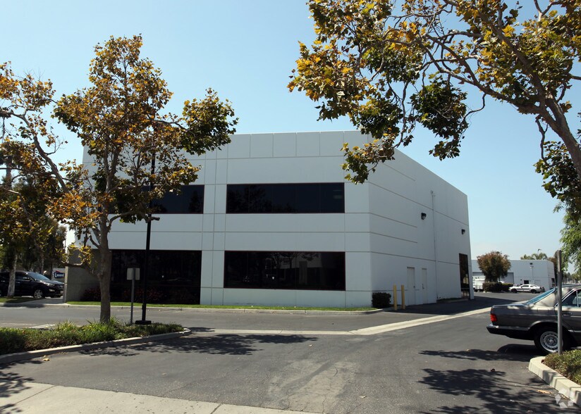 More Photos Of 2011 Auto Center Dr, Oxnard Research And Development For Lease