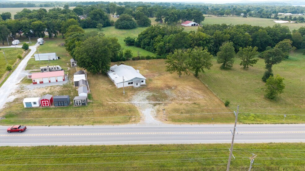 More Photos Of 26601 S 655 Rd, Grove Freestanding For Sale