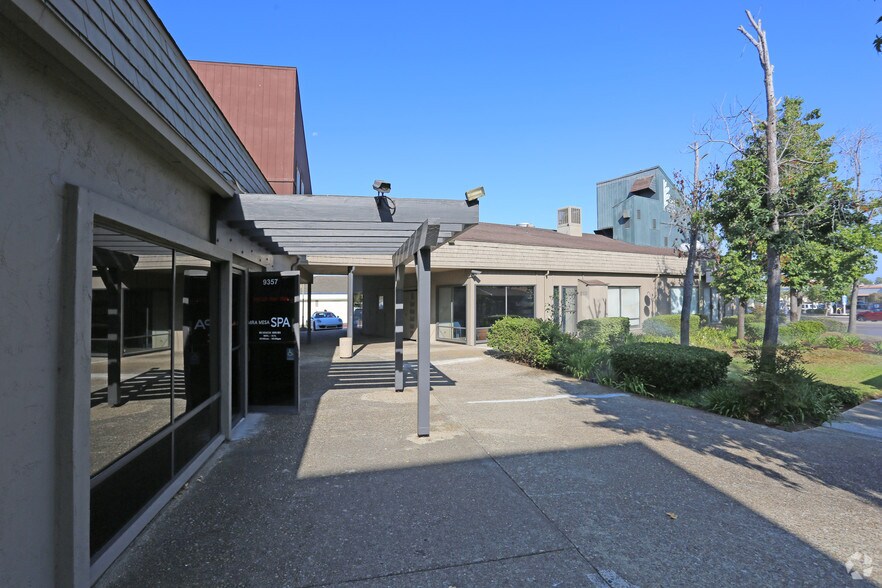 More Photos Of 9323-9379 Mira Mesa Blvd, San Diego General Retail For Lease