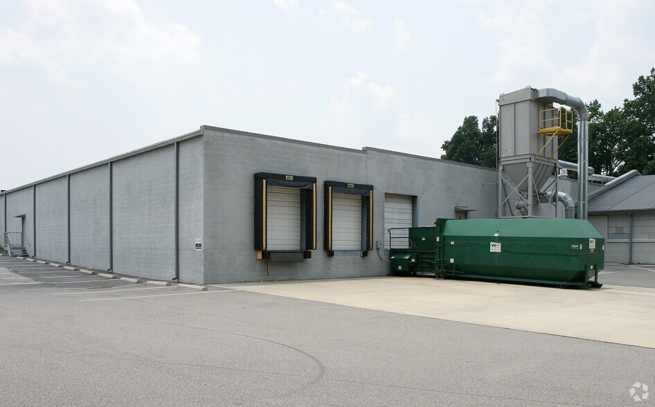 More Photos Of 1801 S University Pky, High Point Manufacturing For Sale