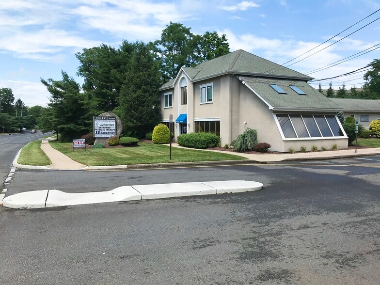 More Photos Of 1323 Rt 34 N, Aberdeen Office For Lease